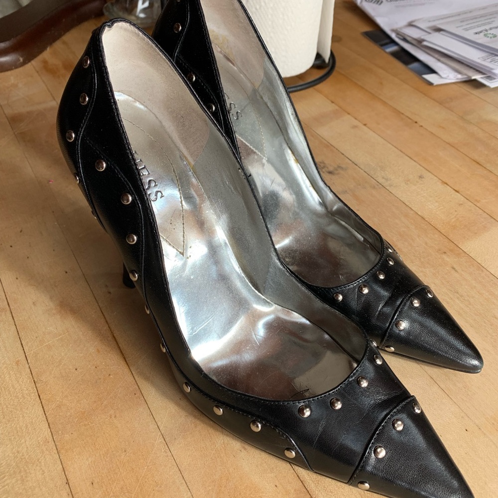 Guess silver studded Pumps 4”